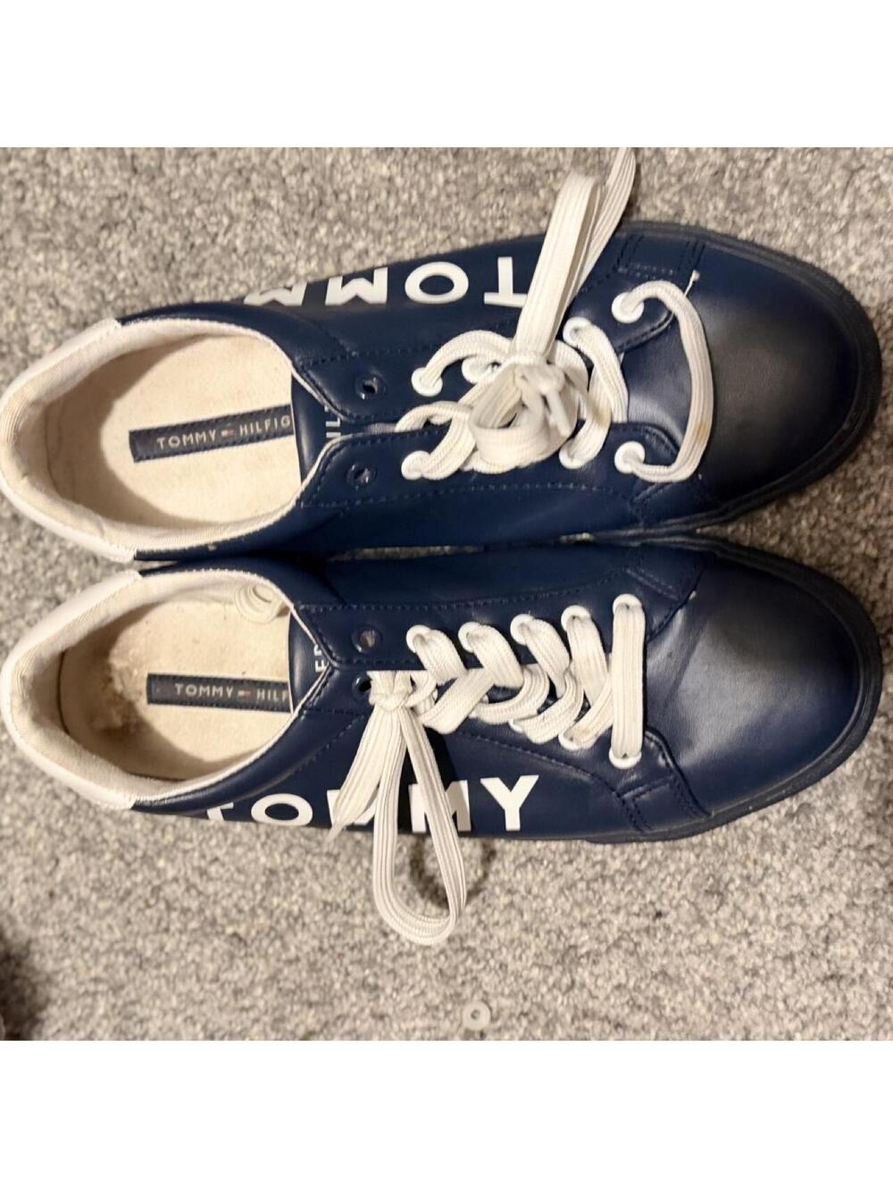 Tommy Hilfiger Women's Navy and Blue Trainer